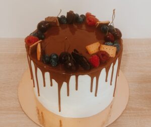 tort z białej czekolady